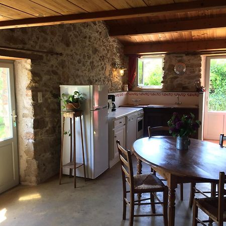 Gite Des Pres Martin Chaille-sous-les-Ormeaux Bagian luar foto